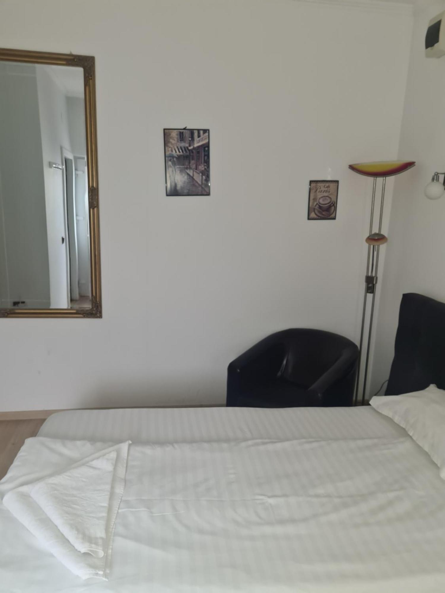 Pensiunea Corina Boutique Craiova Exteriör bild